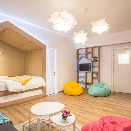 Theatre By Citylife Suites *